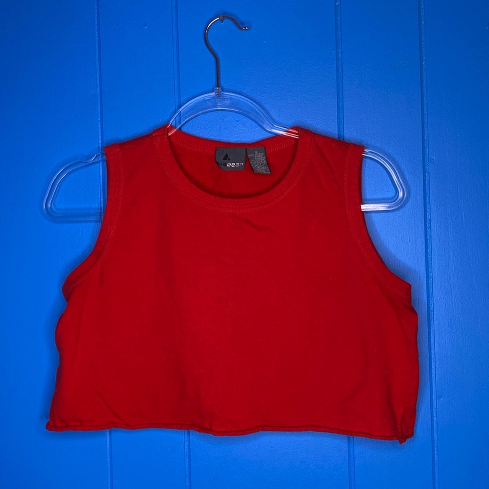 Liz Wear Red Cropped Muscle Tank